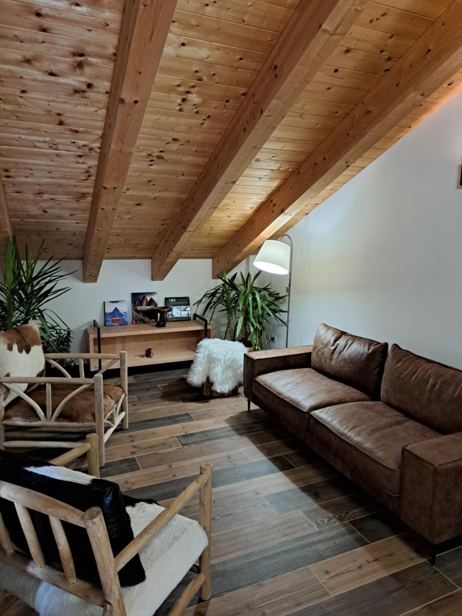 La Casa Nei Boschi Farm stay Colderu