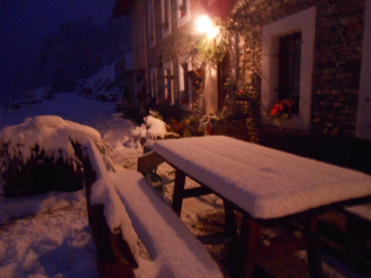 La Casa Nei Boschi Farm stay Colderu